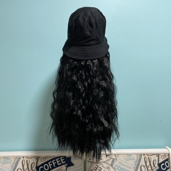 Black bucket hat wig 18” - Picture 3 of 5